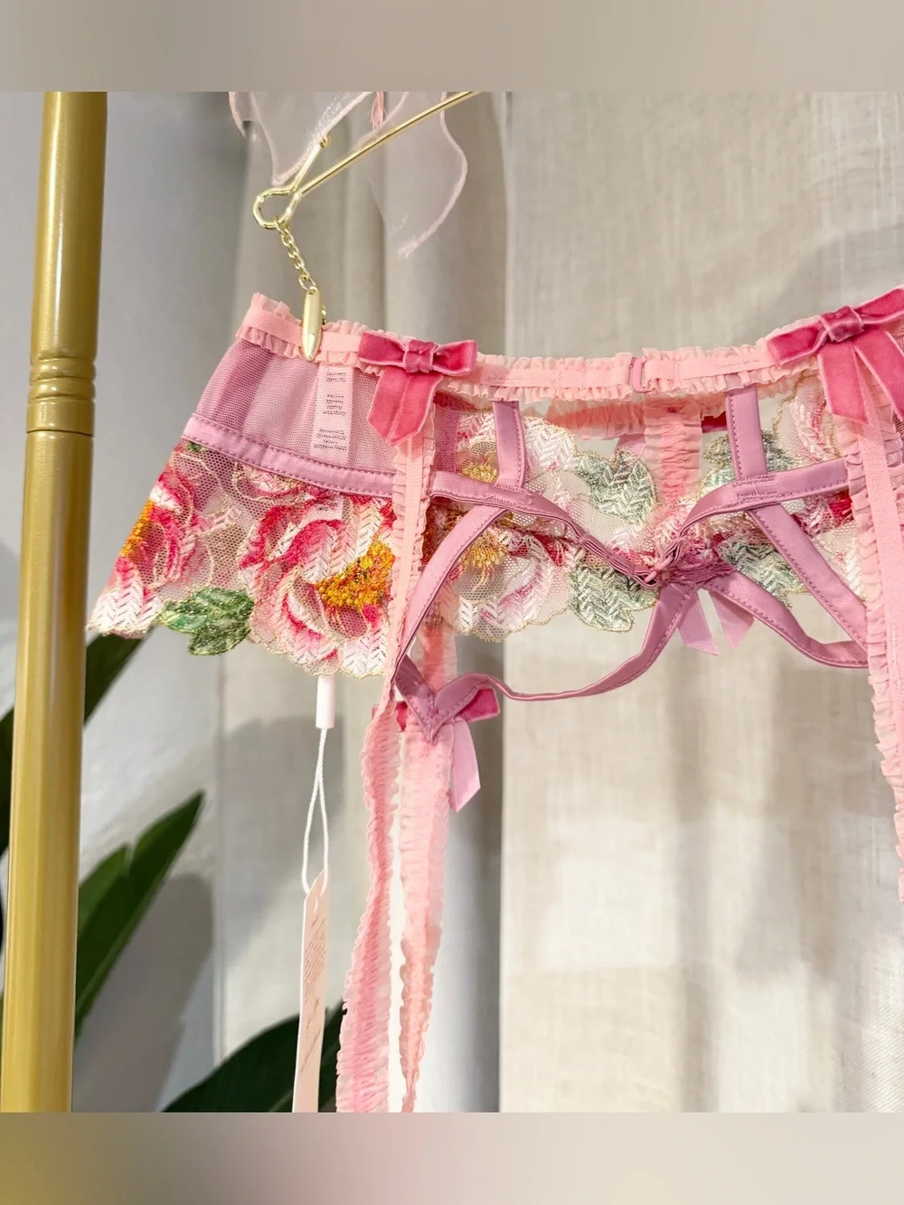 For Love & Lemons Ladies Pink Needle Point Rose Garter Size XS NWT